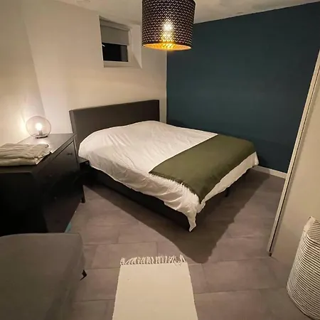 아파트 Modern & Spacious 2Bed Apartment, Great Location *