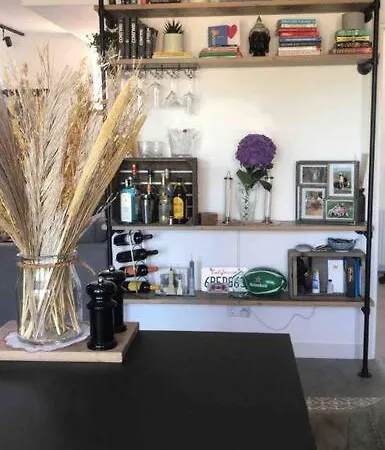 Modern & Spacious 2Bed Apartment, Great Location Apartment