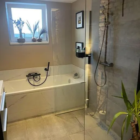 Modern & Spacious 2Bed Apartment, Great Location * Amsterdam